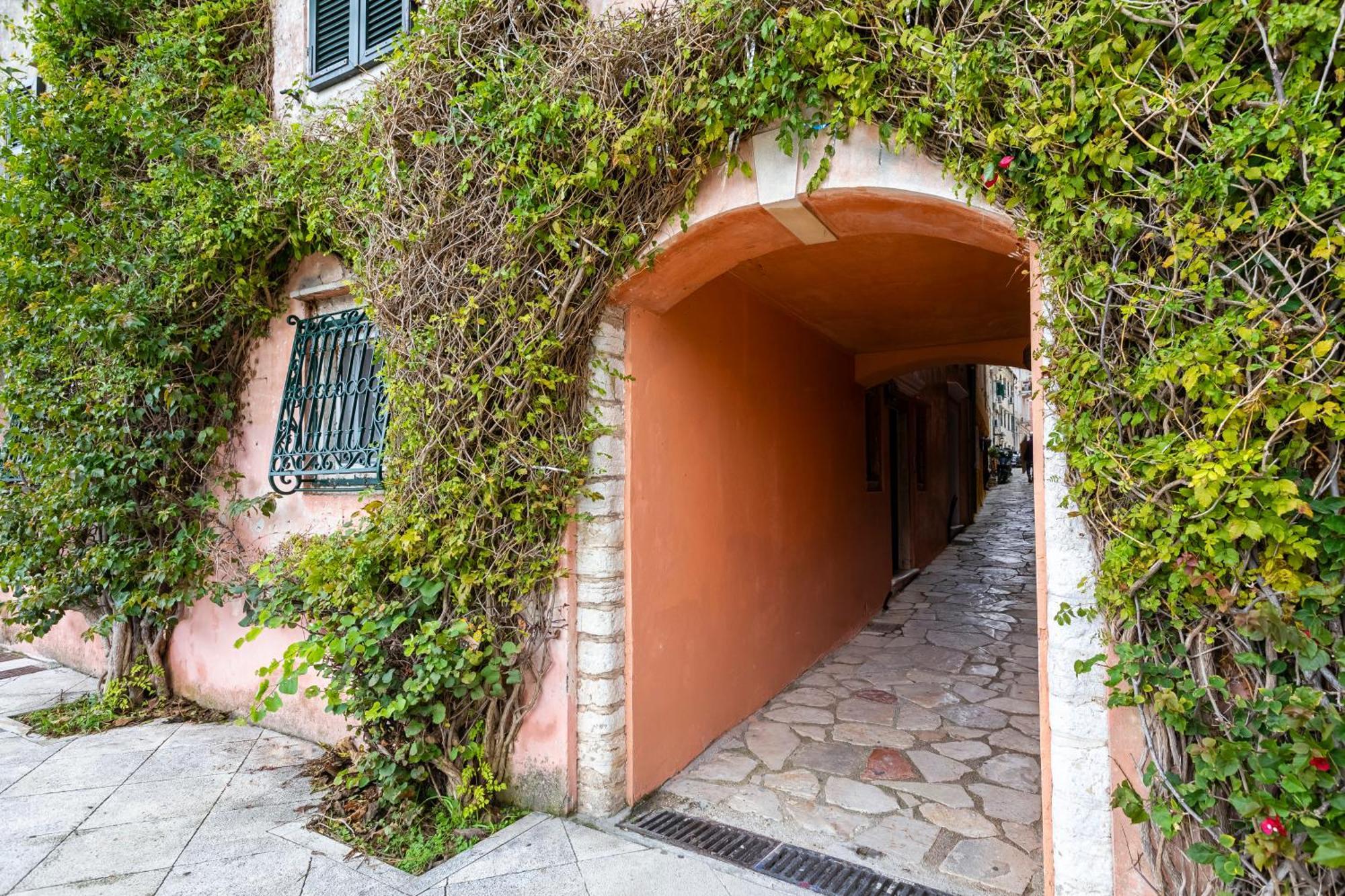Eclectic * Corfu (city)