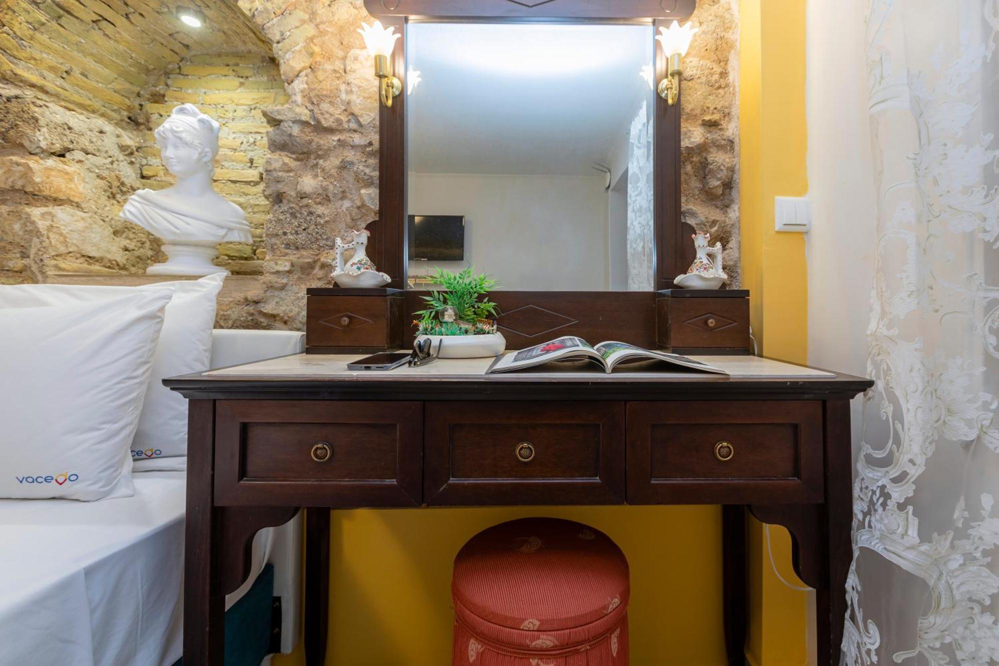 Eclectic Corfu (city)